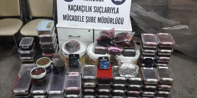 Kaçak tütünleri marka paketlerine sarıp kafelere satmış