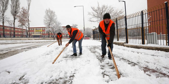 Ankara'da kar, yaşamı olumsuz etkilemedi