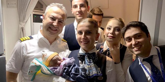 'Benel' bebek THY uçağında doğdu