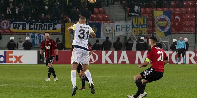 Fenerbahçe grup maçlarını yenilgiyle kapattı