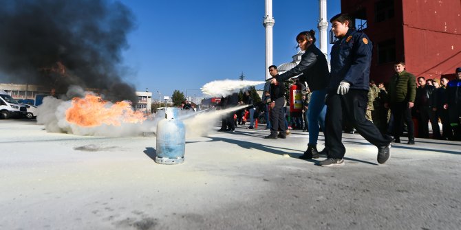 Ankara İtfaiyesi, eğitimlerini sürdürüyor
