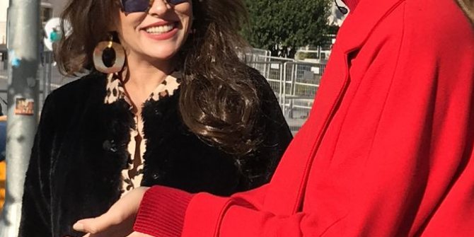 Aydan Şener kedi ve köpekleriyle koşarak form tutuyor
