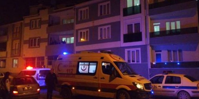 Eşini ve 5 aylık bebeğini öldürdü