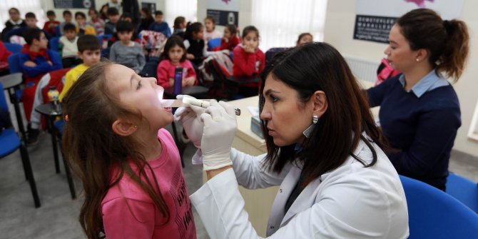 Yenimahalle'de çocuklara ücretsiz diş muayenesi