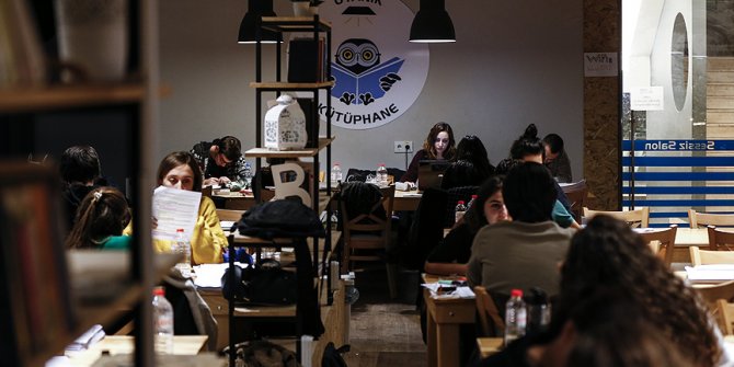 Başkent'in 'uyanık kütüphane' kafeteryaları