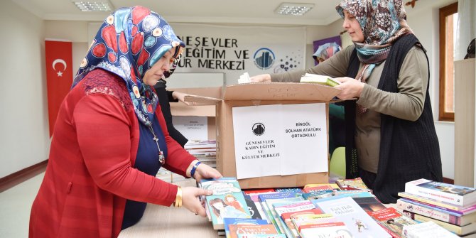 Altındağlı kadınlardan Bingöl'e kitap yardımı