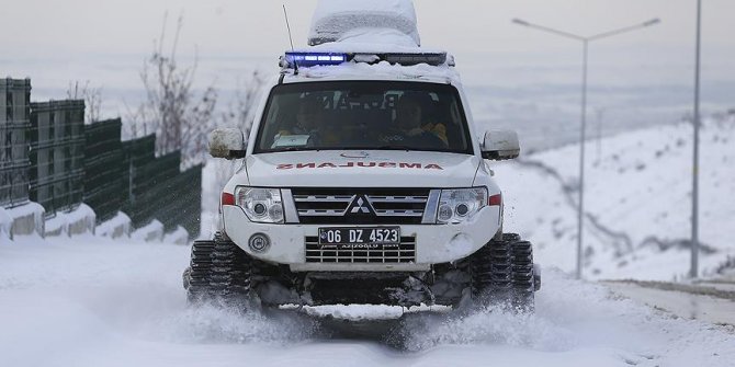 Başkent'te paletli ambulanslar acil hastalar için göreve hazır