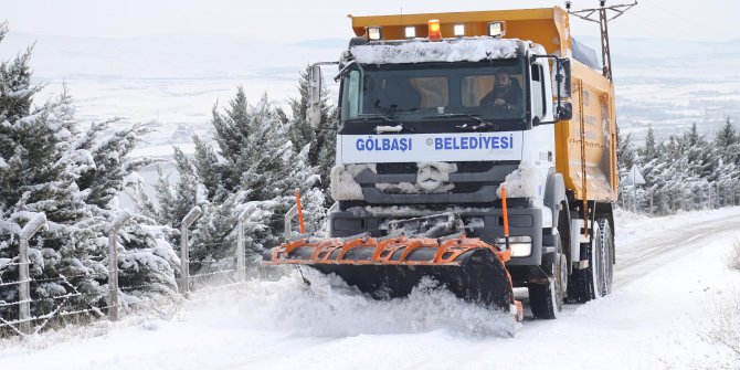 Gölbaşı'nda kar çalışmaları