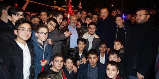 Cumhurbaşkanı Erdoğan'dan öğrencilere sürpriz