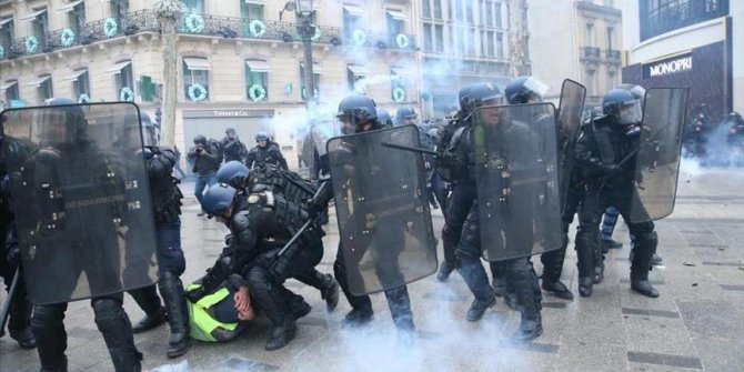Fransa'da polis şiddetine soruşturma
