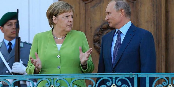 Merkel ve Putin Suriye'yi görüştü