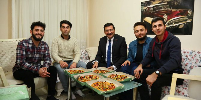 Öğrencilere pizzalı sürpriz