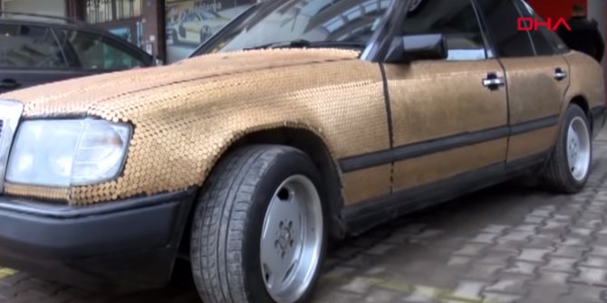 Otomobilini 25 bin adet 1 kuruşla kapladı