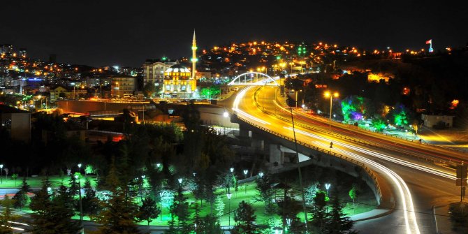 Mamak'ta led ışıklar, ilçeyi renklendiriyor