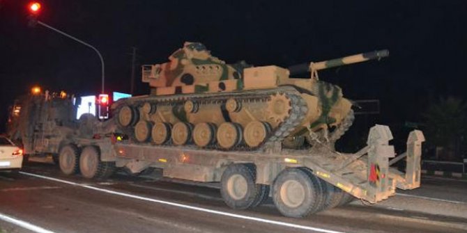 Suriye sınırına askeri sevkiyat sürüyor