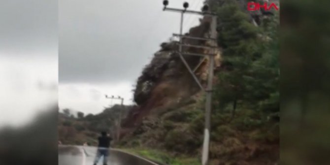 Antalya'daki heyelan anı kamerada