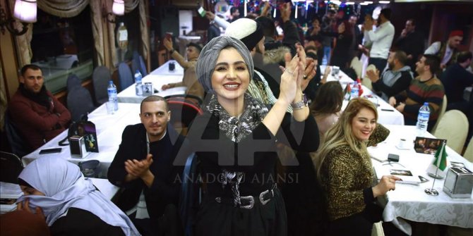 İstanbul Boğazı'nda Arap turistlere özel tekne gezisi