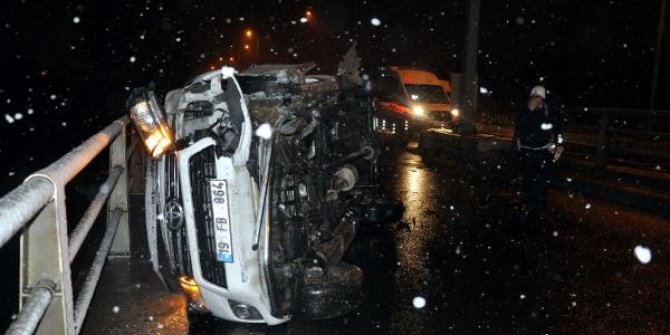 Ankara'da kar yağışı kazalara neden oldu: 3 yaralı