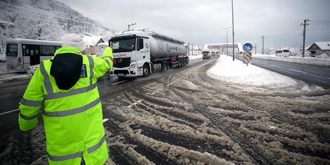 Bolu Dağı'nda kar kalınlığı yarım metreyi geçti