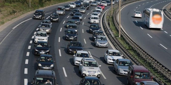 TEM'de kaza! Ulaşıma kapandı