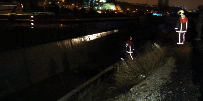 Ankara'da kontrolden çıkan otomobil çaya düştü: 1 yaralı