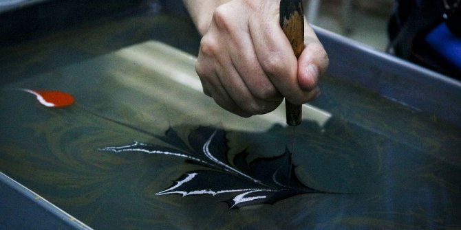 Silinen anılarına sanatla yeniden kavuşuyor