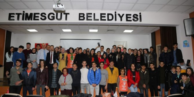 Gençler 200 meşe palamudu dikti