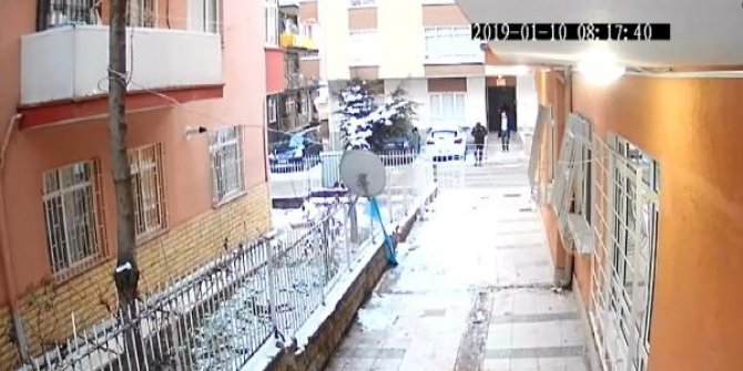 Mobeseden kaçtılar, güvenlik kamerasına yakalandılar