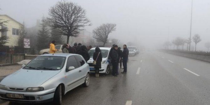 Ankara'da, sisli yolda 25 araç birbirine girdi