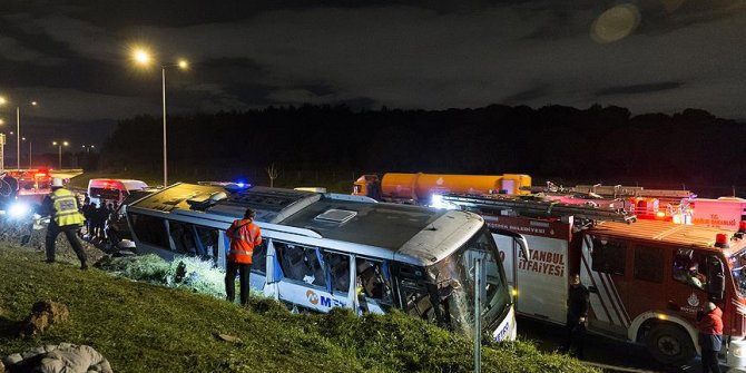 İstanbul'da yolcu otobüsü devrildi: Ölüler ve yaralılar var