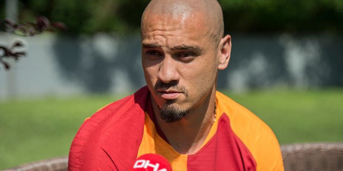 Galatasaray'da Maicon'un kiralandığını açıkladı