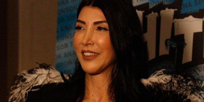 Popçu Hande Yener: "Biz alkış bağımlısı zavallılarız"