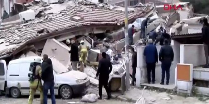 İstanbul'da 6 katlı bir bina çöktü