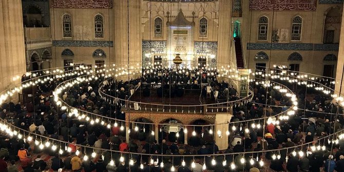 'Müslüman kimliğin inşası camidedir'
