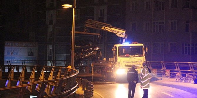 Kazada ölümden dönen sürücü, otomobili bırakıp kaçtı