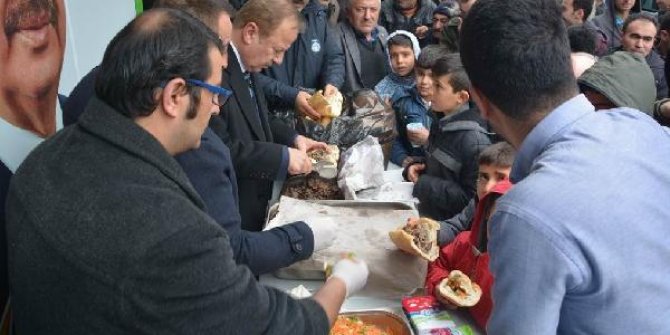 Özhaseki'nin Kılıçdaroğlu'ndan kazandığı tazminatla Haymana'da döner dağıtıldı