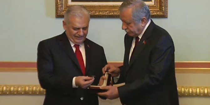 Binali Yıldırım görevini Celal Adan'a devretti