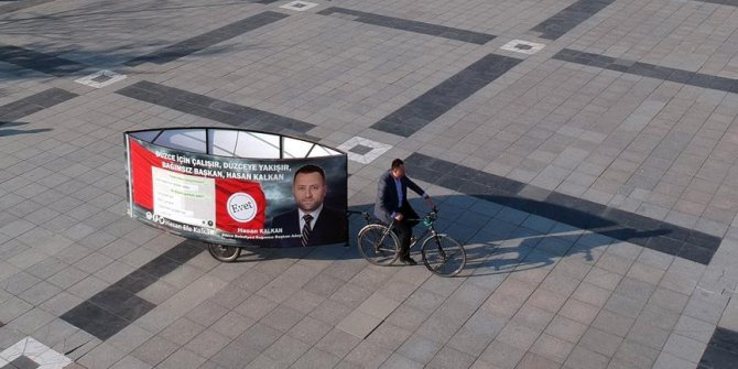 Düzce'de bağımsız adaydan bisikletli seçim çalışması