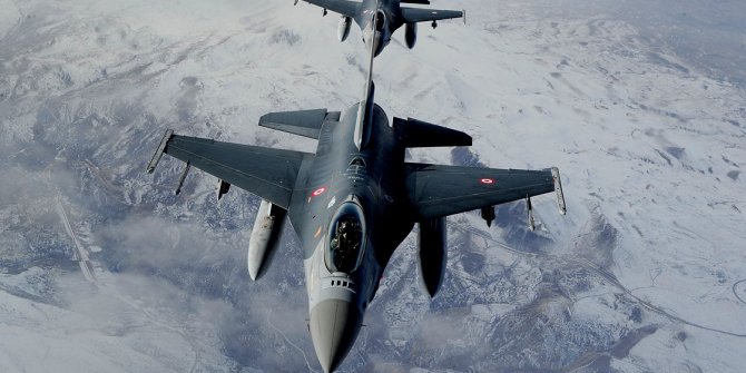 Irak'ın kuzeyine hava harekatı