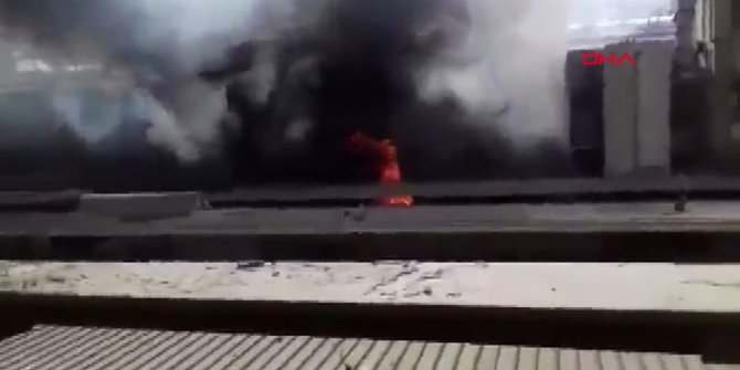 Kahire’de tren istasyonunda yangın