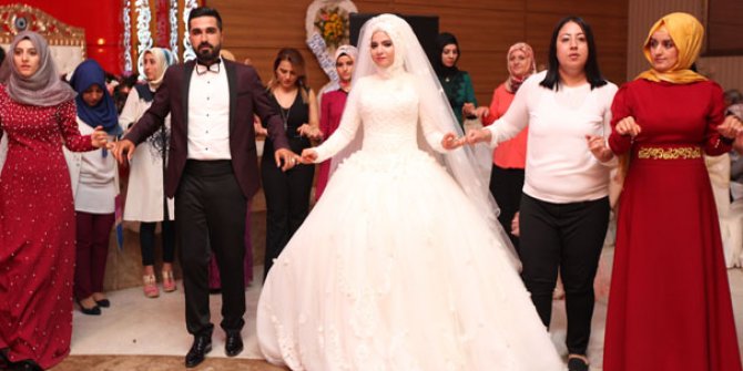 Turgut Altınok'tan, gençlere düğün yardımı vaadi
