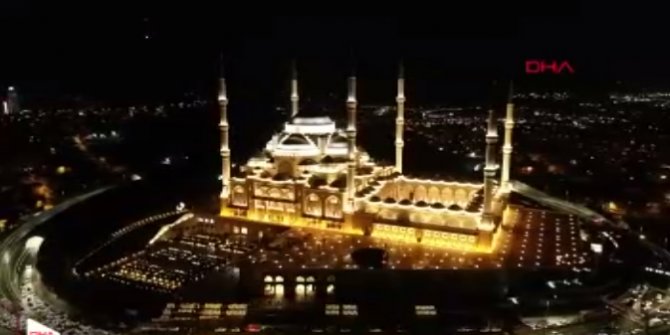 Çamlıca Camii'nde bu sabah ilk ezan okundu