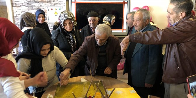 Öğrenciler yaşlıların zahmet değil rahmet olduğuna dikkat çekti