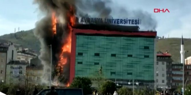Üniversite kampüsünde korku dolu anlar