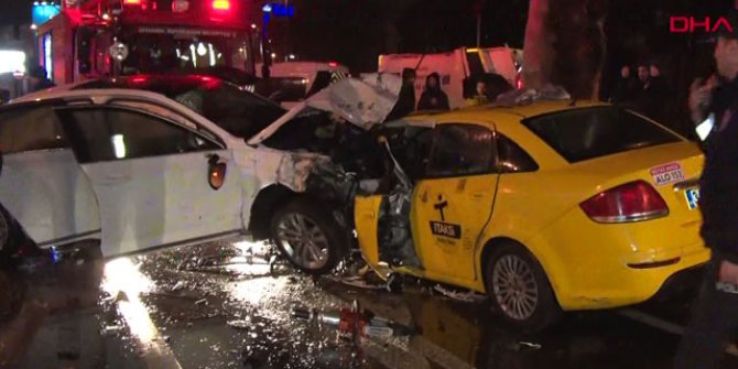 İstanbul'da feci kaza! Kafa kafaya çarpıştılar