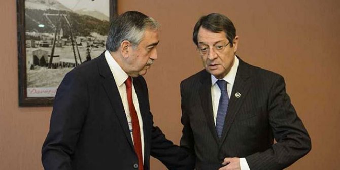 Ada'da kriz var! Makam aracında bayrak olmasın!