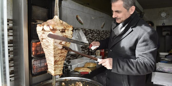 Murat Köse, döner kesti