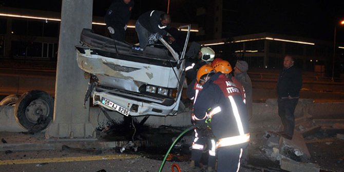 Kazada hurdaya dönen kamyondan sağ çıktı