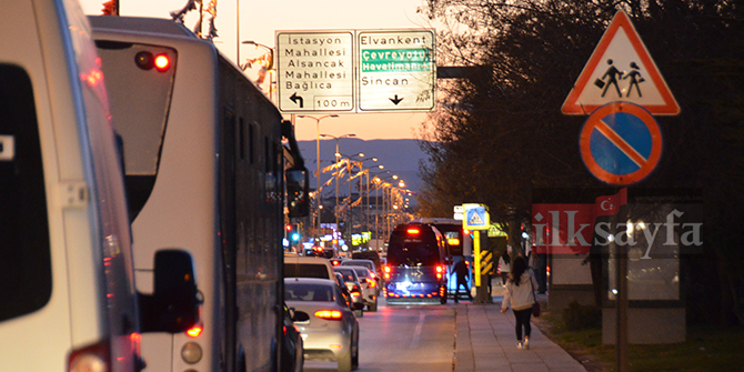 Etimesgut İstasyon Caddesi’ndeki trafik sorunu