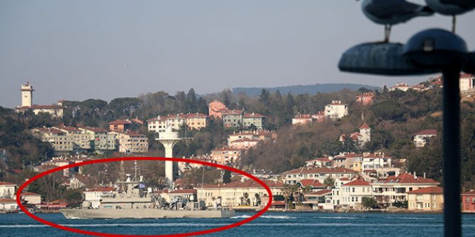 Yunan askeri gemisi İstanbul Boğazı'ndan geçti